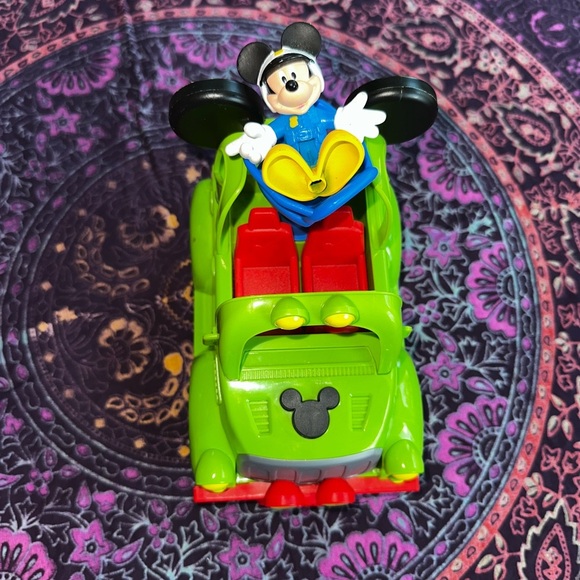 Green Mickey Mouse Toy Truck + Figure - Picture 2 of 10